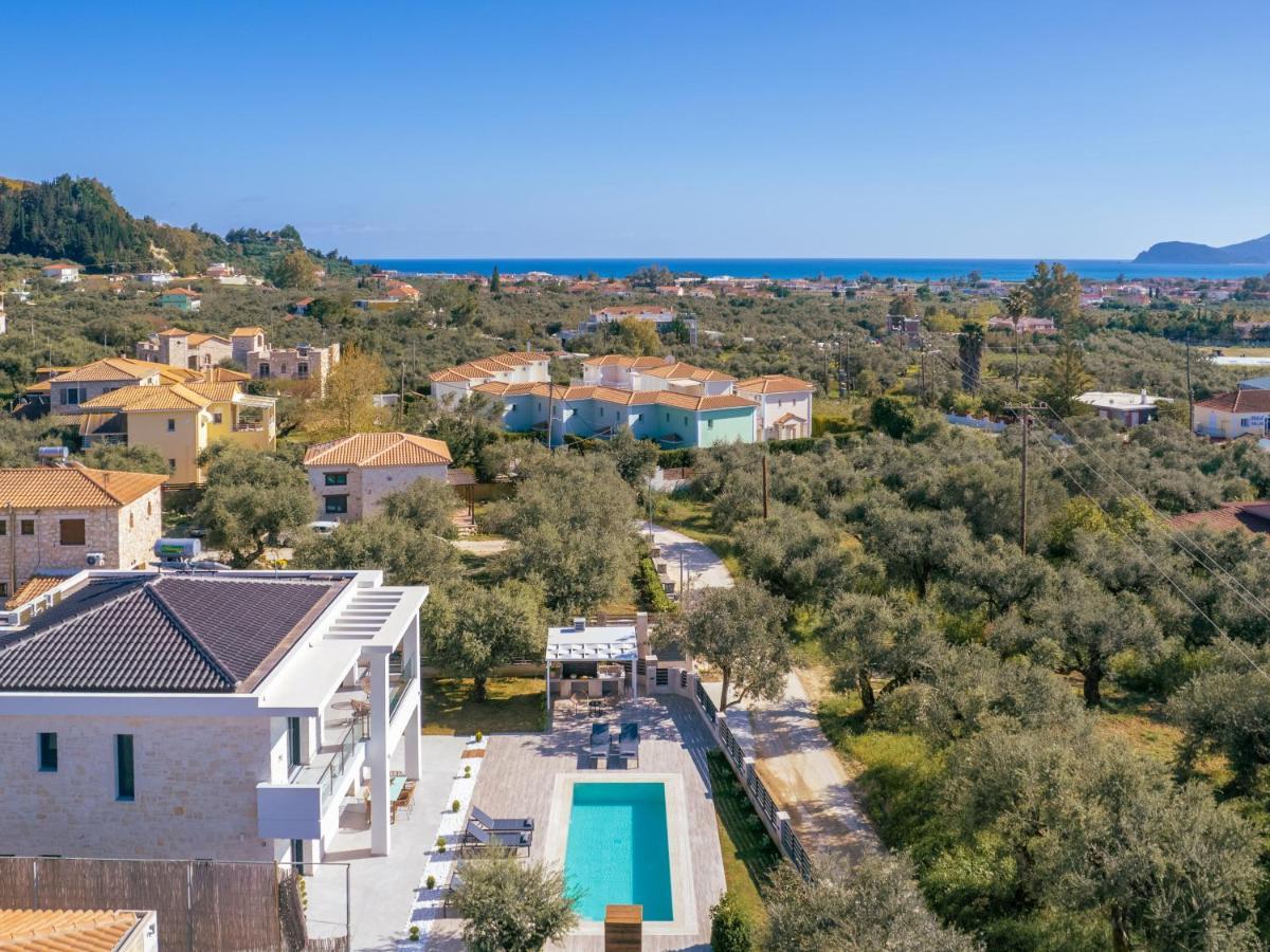 Solis Ortus Villa! Kalamaki  Exterior photo